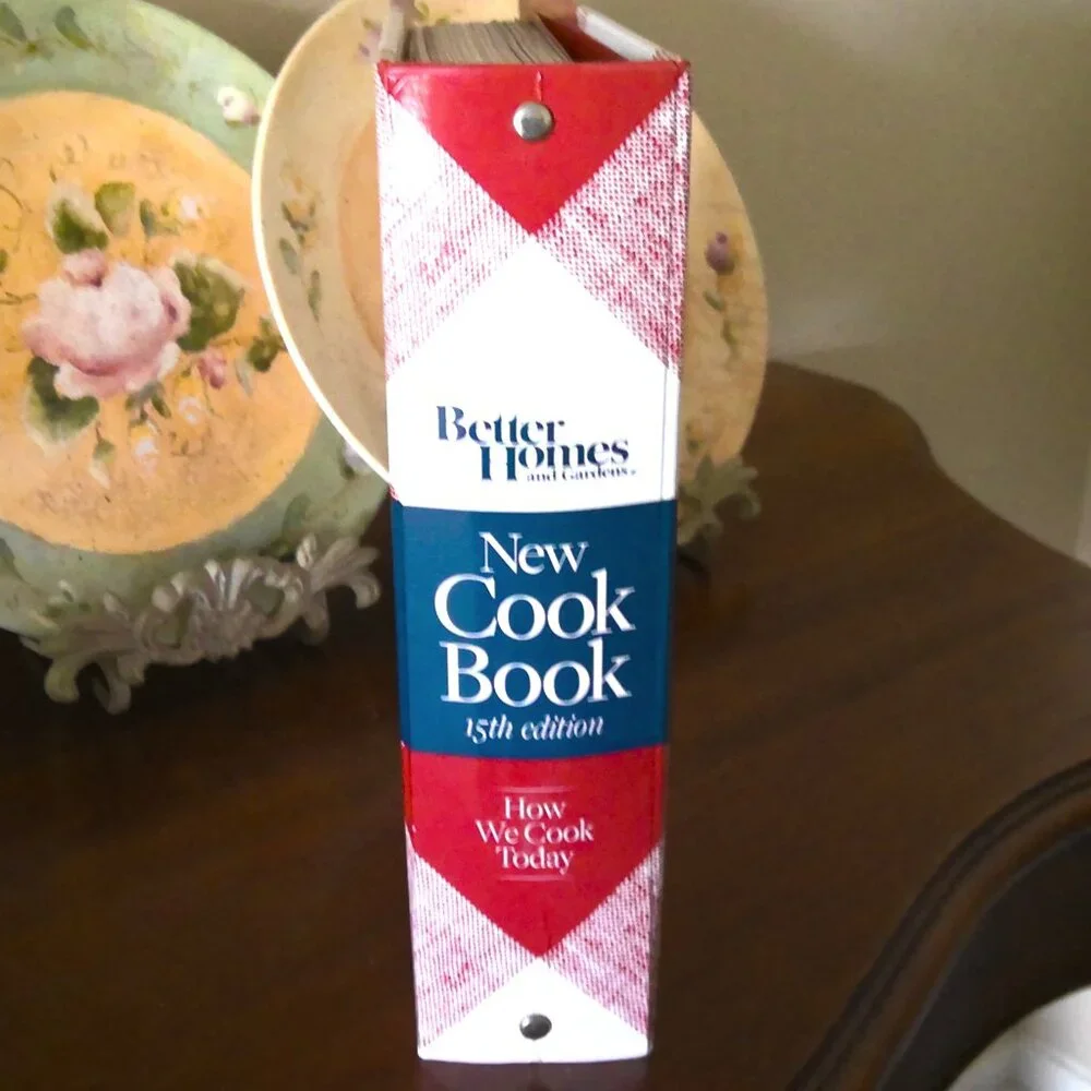Better Homes and Gardens New CookBook 15th Edition Excellent!